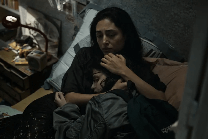 Alpha: Taşlaşan Bedenler, Yorgun Metaforlar