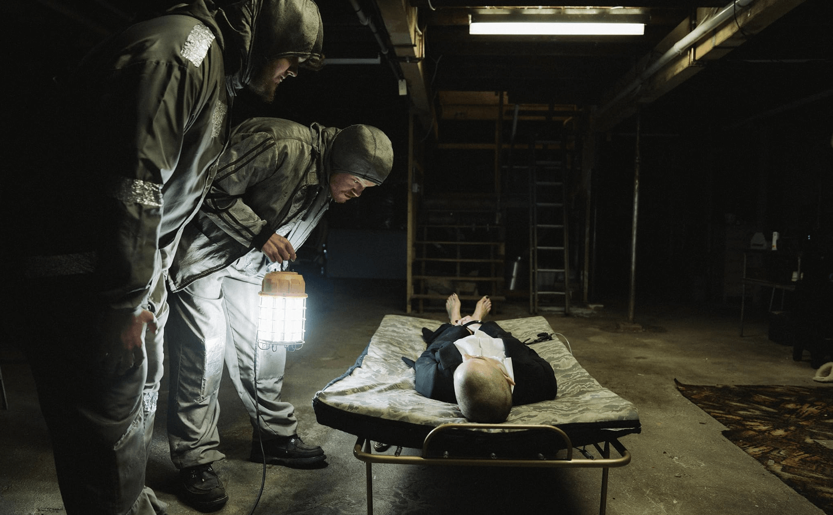 Bugonia: Dünyayı Kurtarmaya Çalışan Bir Arıcının Hikayesi